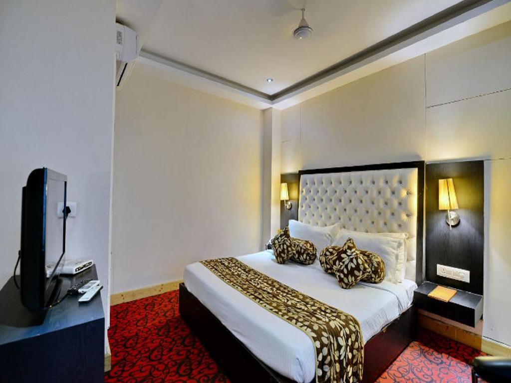 Click Hotel Kohinoor, Ludhiana Exterior photo