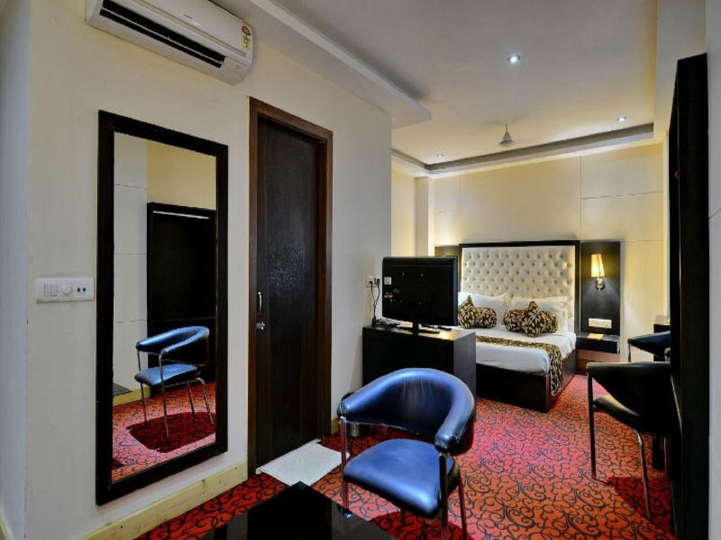 Click Hotel Kohinoor, Ludhiana Exterior photo