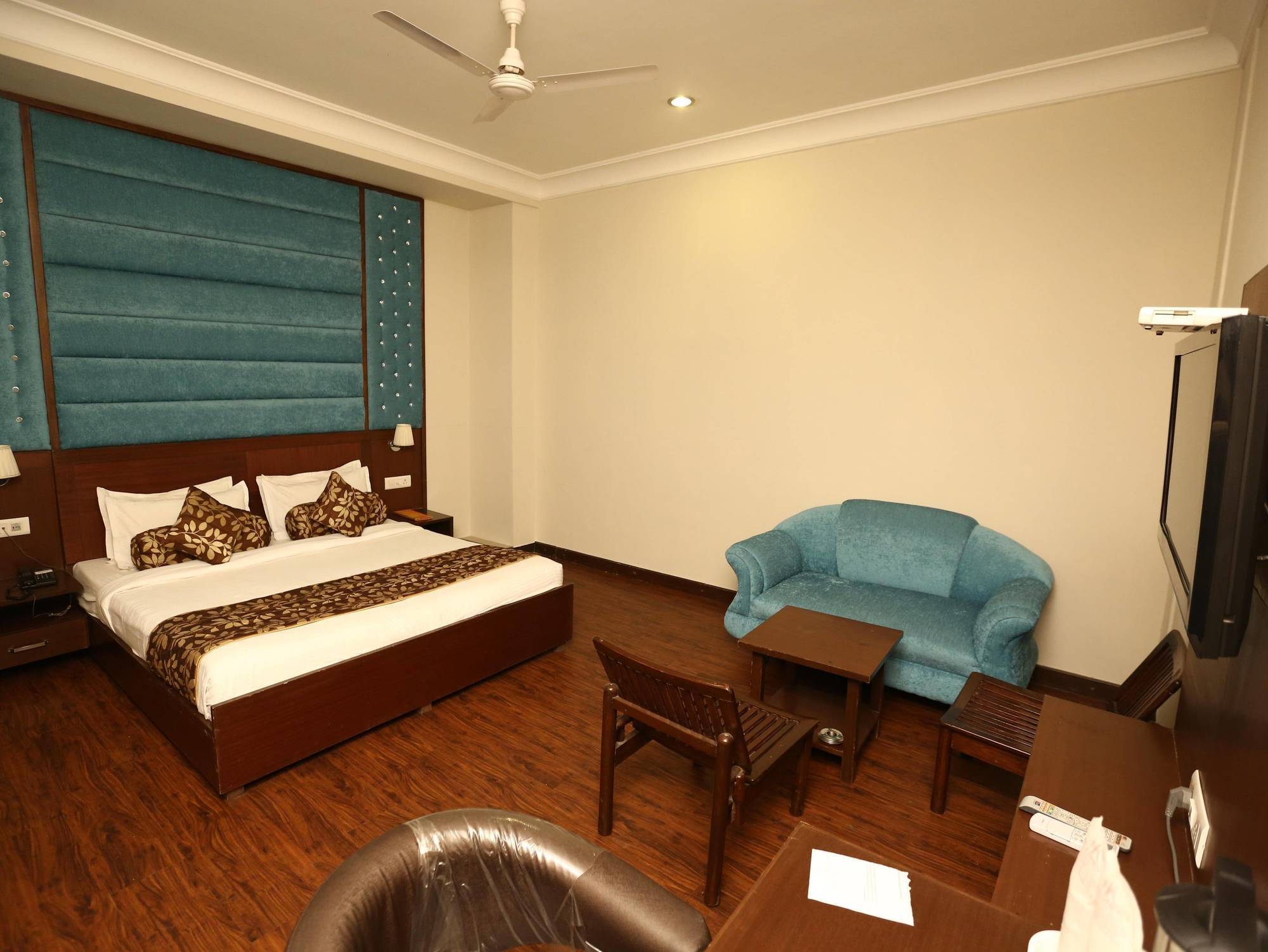 Click Hotel Kohinoor, Ludhiana Exterior photo
